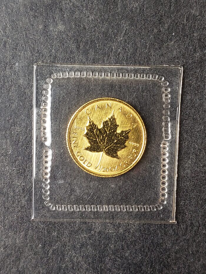 1997 Canada $1 1/20oz Gold Maple Leaf in Mint Plastic